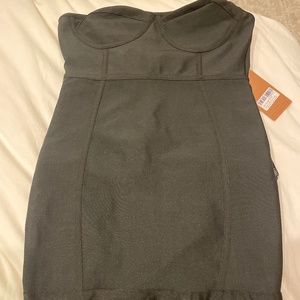 Black fitted peplum dress - pretty little thing